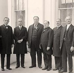 President Taft on the White House portico with some of the members of B’nai B’rith 