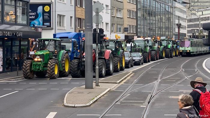 tractor convoy in Bonn