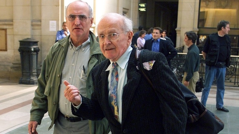 Robert Faurisson (right) with unidentified man at the Paris correctional court