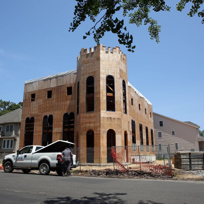 new synagogue under construction on East 5th St