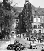 Sherman tank guards the Palace of Justice, 1945