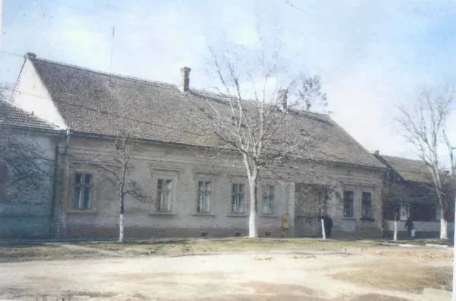100-year old house in Santana